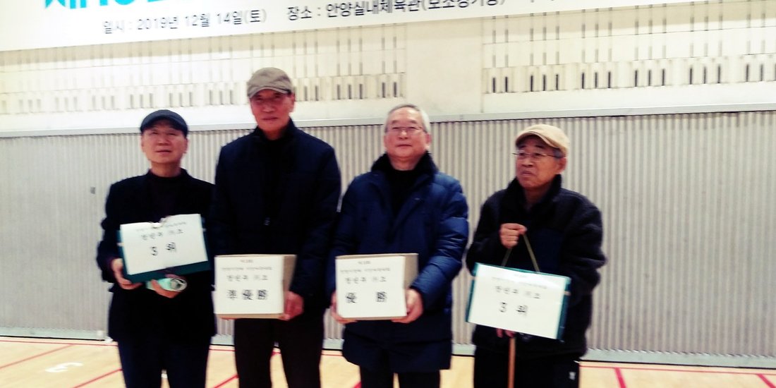 바둑 대회에 참가한 최희 작가